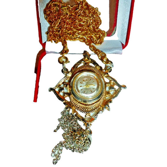 Vintage Baroness Bulova 17 Jewels Wind Up Necklace Chain Pendant Watch MCM Pocke - Picture 1 of 8